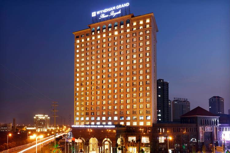 非凡管理 成绩斐然——黄地纲先生再获“中国酒店业杰出总经理”殊荣